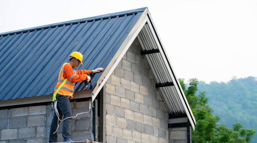 Professional gutter cleaning in Snohomish, WA